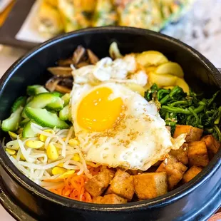 Dolsot Bibimbap with Tofu