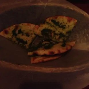 The table bread- Pepper pesto garlic flatbread