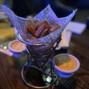 Pretzel bites with cheese