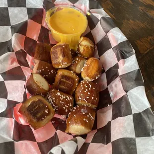 Pretzel bites