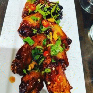 8 Piece Spicy Fried Hot Wings