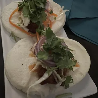 Spicy Fried Chicken Bao Buns