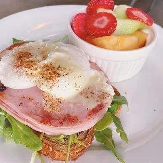 EGG BENEDICT