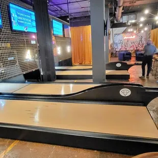 Pin bowling stations