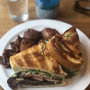 BLT