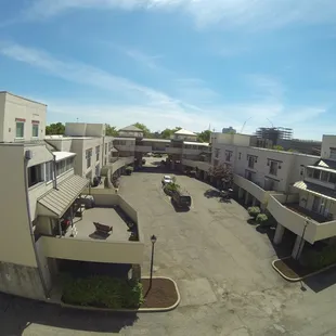 Market-Mohawk Apartments S. Grant Avenue entrance.