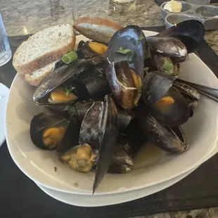 P.E.I. Mussels Mariniere