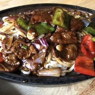 Sizzling Beef In Black Pepper Sauce W.homemade Noodle