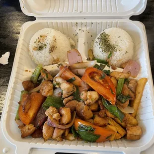Pollo Saltado