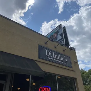 DiTullio's outside