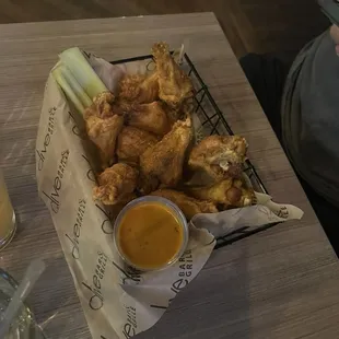 Bar Wings