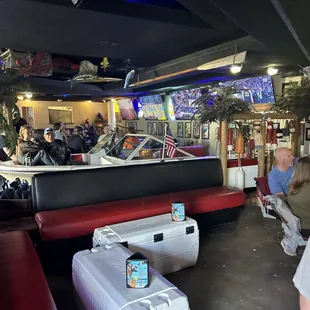 sushi and sashimi, interior