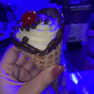 Cannoli cone!