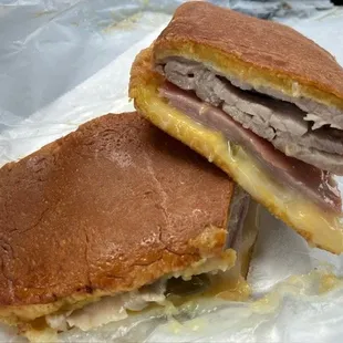 Media Noche Sandwich
