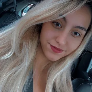 Suellen G.
