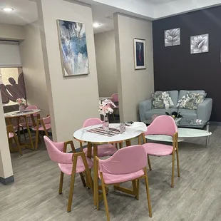 Sitting area with private rooms. Very nice and cozy.