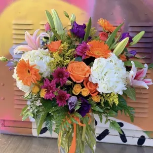 Amazing vase arrangement! 10/10 well worth the price!