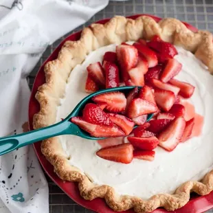 Strawberries &amp; Cream Pie