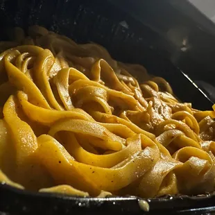 Fettuccine a La Huancaina con Lomo Saltado
