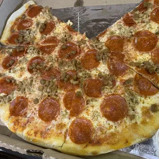 pepperoni and sausage pizza