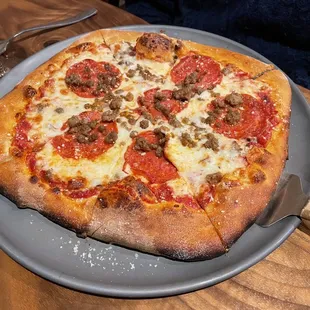 Giovanni 12" Neapolitan Pizza (Red sauce with pepperoni, sausage, beef, pecorino and fresh mozzarella)