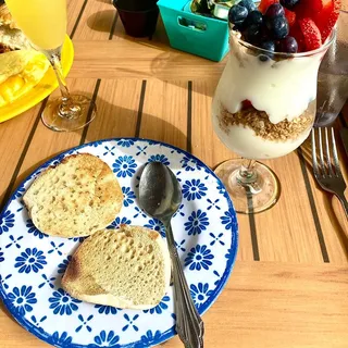 Granola Yogurt Parfait