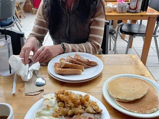 Kosta’s Fireside Restaurant & Pancake Inn