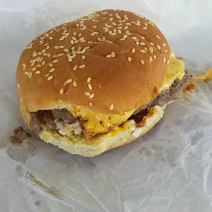 Regular cheeseburger ATW