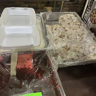 Giant cinnamon roll to go