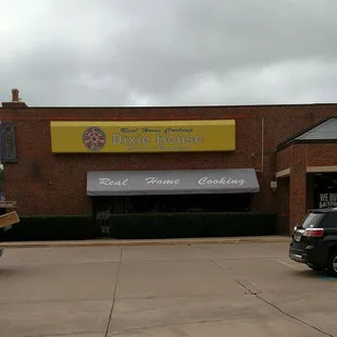 It's in a shopping center on Hulen right next door to Half Price Books.