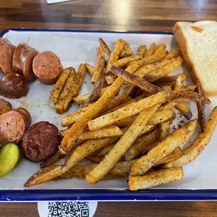 Smoked sausage with seasoned fries