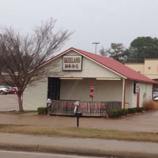 Way it looks from Highway. It is in the Piggly Wiggly grocery store parking lot