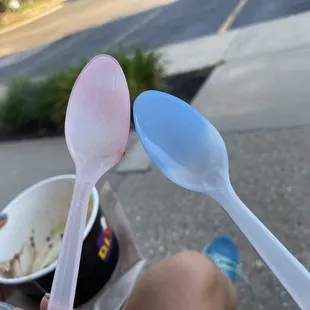 Color changing spoons!