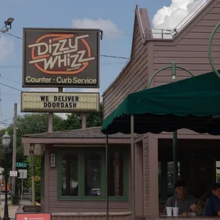 Dizzy Whizz. (keepsmilingphoto.com)