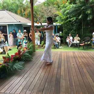 Bride Hula