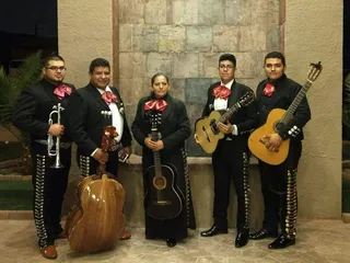 Mariachi y trio Los Ruiseñores