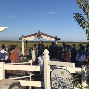 We provide sound for wedding ceremonies.