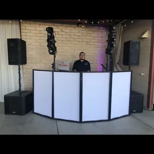 Here is what our package #1 consists of. Perfect for small indoor or outdoor events