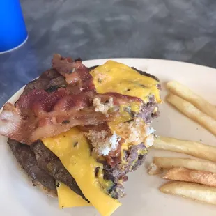 This is how my burger looked for 20 minutes waiting for a simple bun that could have been given in a matter of a minute.