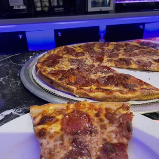food, pizza