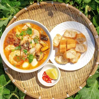 Banh Canh Tom Cua Thit Trung Cut