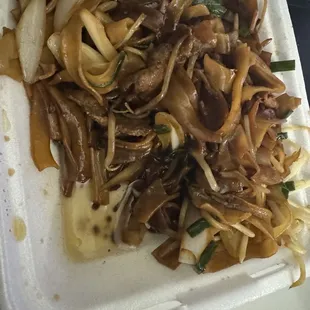 No flavor, no salt, old flat hard noodle, puddle of greasy oil.