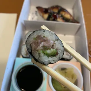 Toro scallion roll