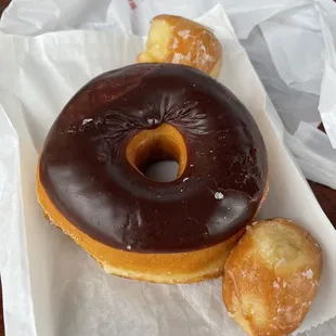 Donuts (TikTok: @justandyvu)