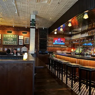 the bar area of a restaurant