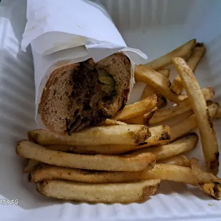 The photo does not do this sandwich or the fries justice. You have to try it for yourself. And yes, they have a gluten free option.