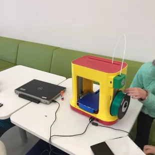 Learn to use a 3D printer! Make your own fidget spinner!