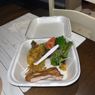 Super dry pork chop &amp; dry mofongo .. no flavor