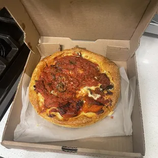 Deep Dish 8" Pizza