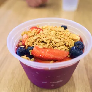 Berries blast açaí bowl